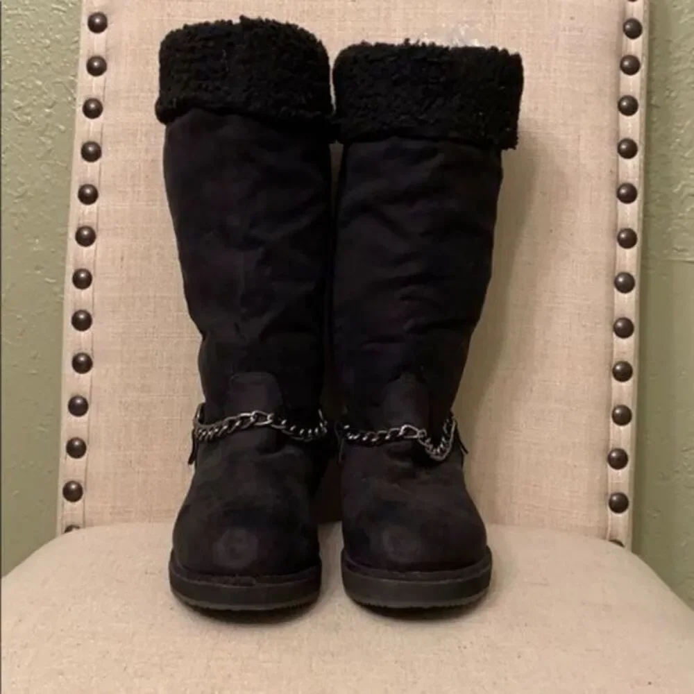 Euc Guess Suede Fleece Lined Boots